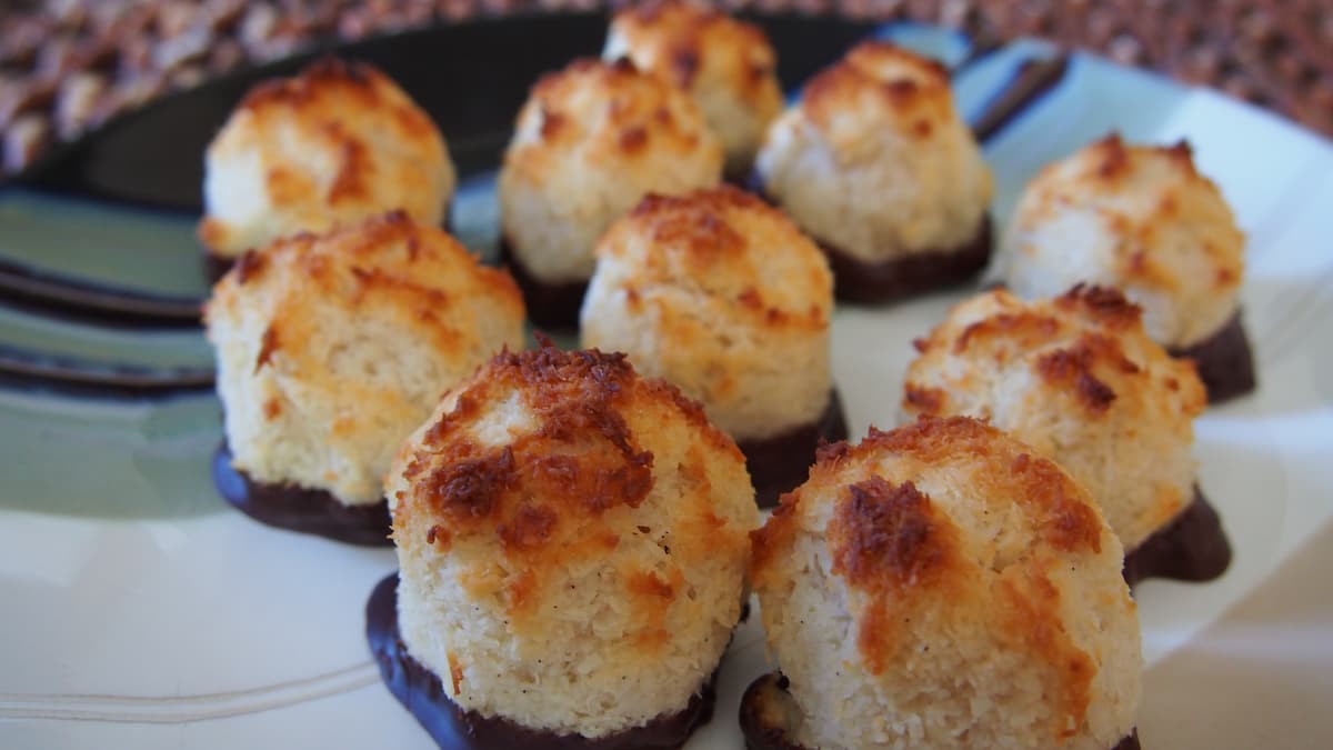 An Eggless Easter: Vegan Coconut Macaroons