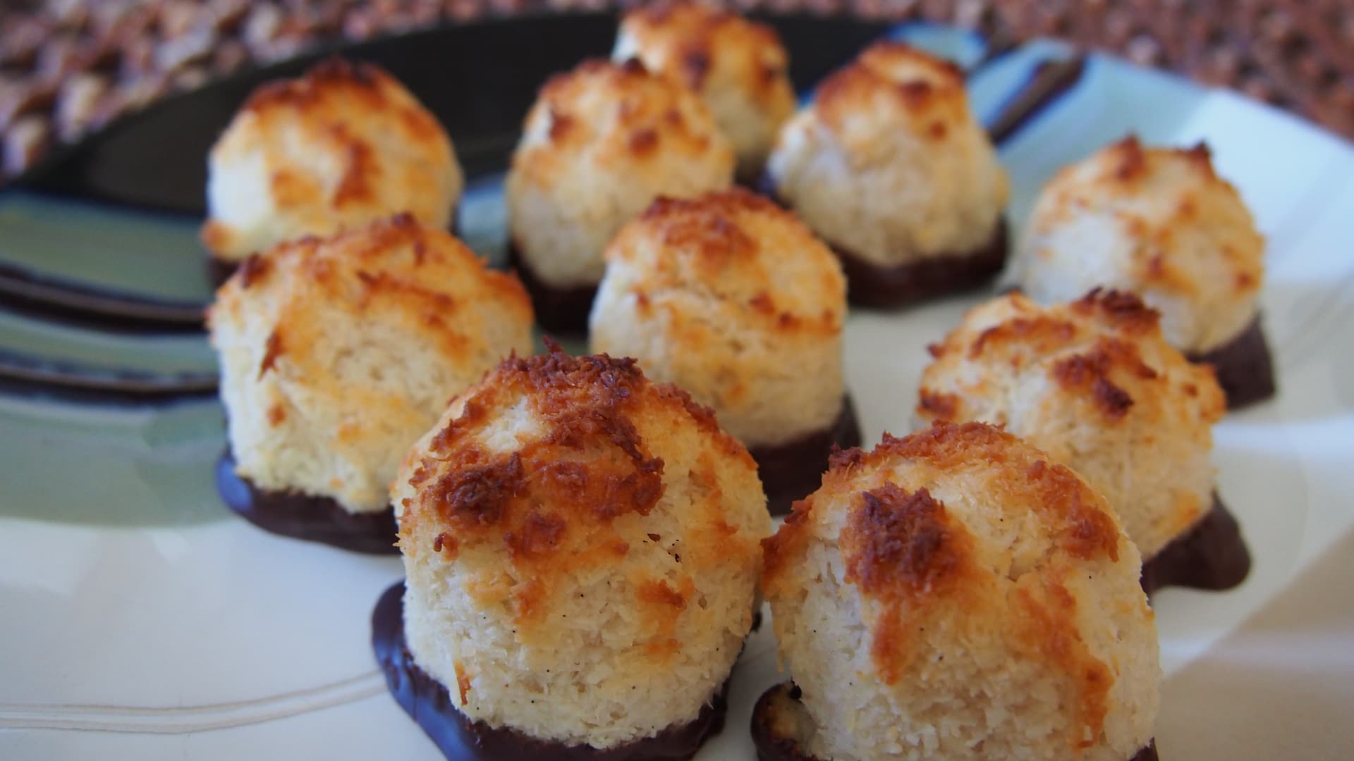 An Eggless Easter: Vegan Coconut Macaroons