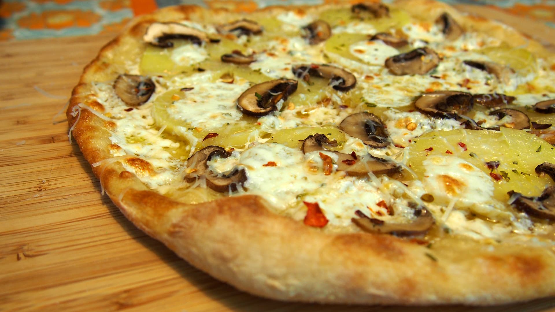 Perfetto! Potato, Rosemary, and Truffle Butter Pizza